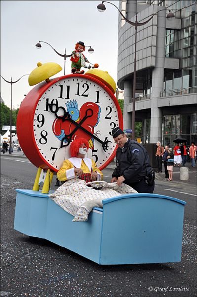 12ème arrondissement - Une bonne sieste place de la Bastille