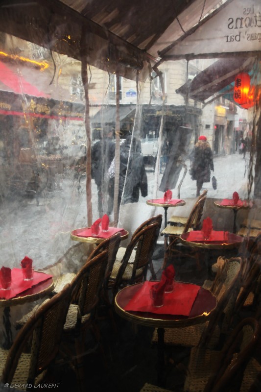 4ème arrondissement – Derrière les bâches de la terrasse des Piétons
