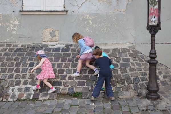 Paris 18ème - Marcher sur les murs rue Saint Eleuthère