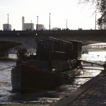 16ème arrondissement – Une péniche au pied du pont d’Iéna