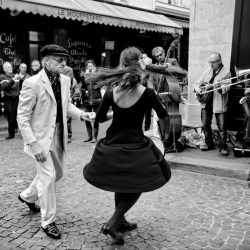 5ème arrondissement – Jazz band et pas de danse à Mouffetard