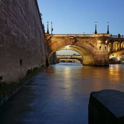 4ème arrondissement – Crépuscule quai de Corse sur le pont Notre Dame