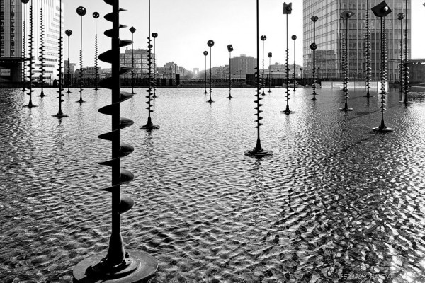 Puteaux-Courbevoie - 001 - La roue de Paris depuis le bassin Takis