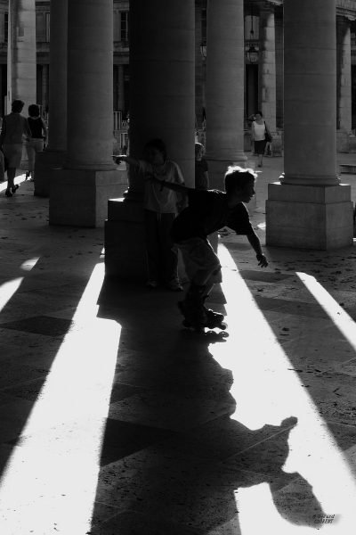 Les enfants du Palais Royal (@Gérard Laurent 2004)