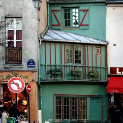 5ème arrondissement – Le petite boutique verte de la rue Galande (2005)