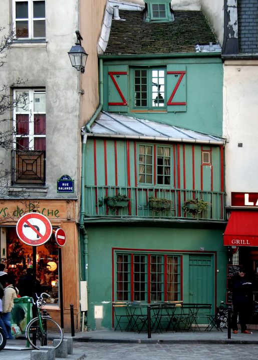 5ème arrondissement – Le petite boutique verte de la rue Galande (2005)