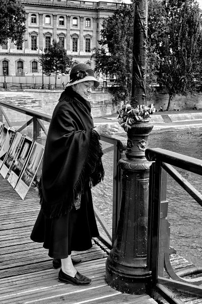 1er arrondissement - Le temps qui passe et les mots d'amour aussi sur le Pont des Arts